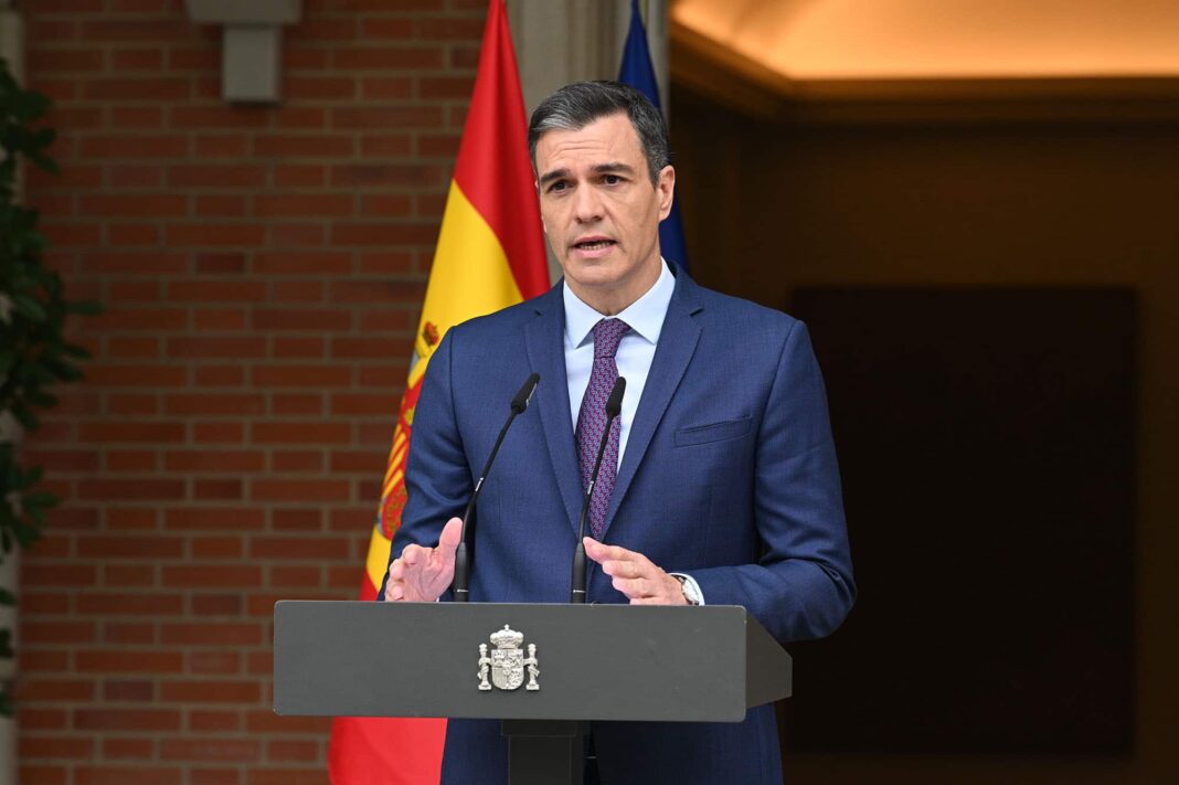 الانتخابات - رئيس الحكومة الاسبانية خلال ظهوره الذي أعلن فيه الدعوة لاجراء انتخابات عامة