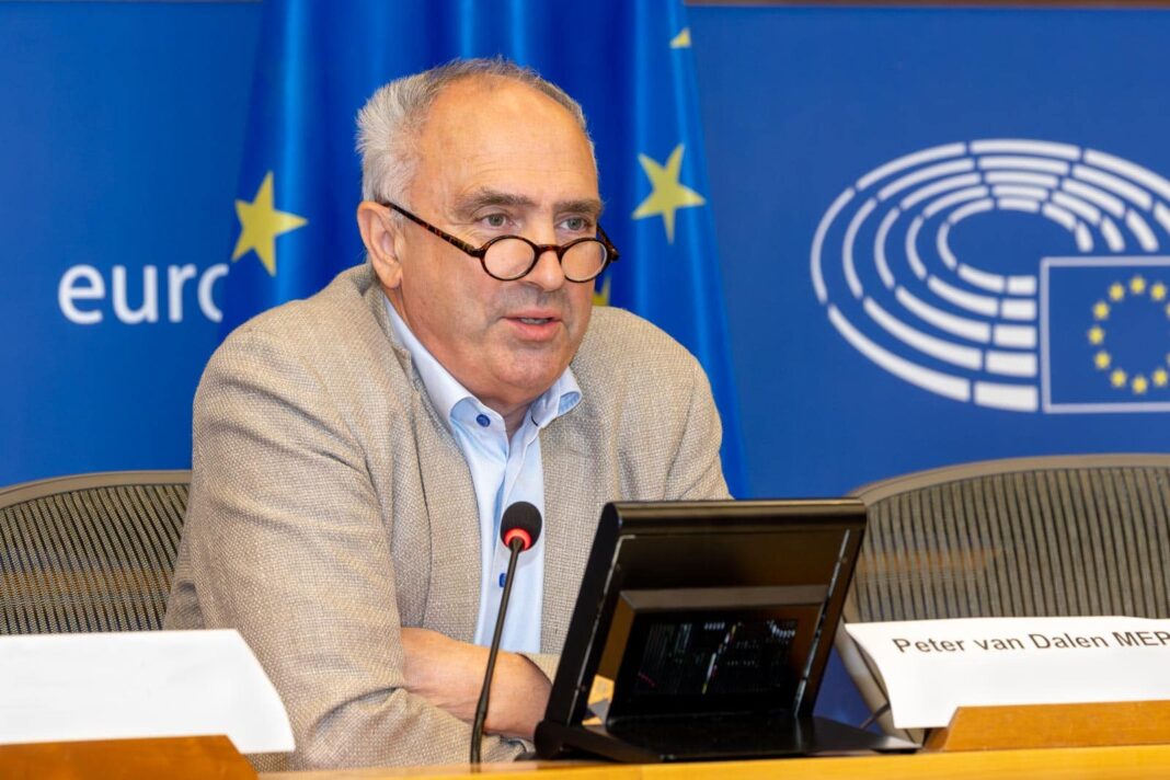 El eurodiputado Peter Van Dalen en el décimo aniversario de las Directrices de la Unión Europea sobre la libertad de religión o creencias