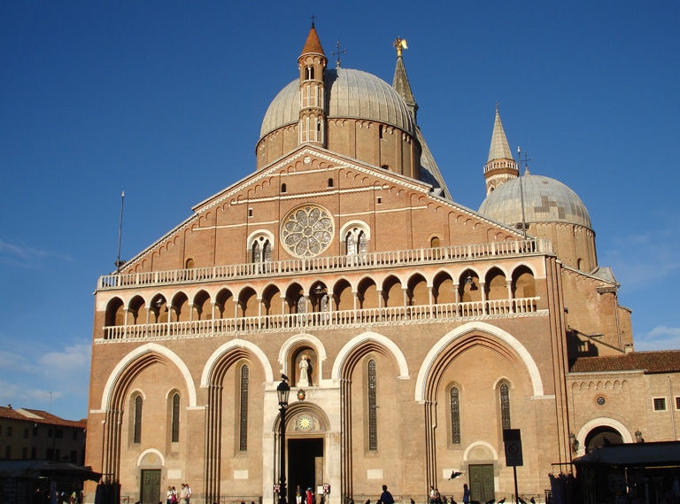 Iglesia Basílica Sant'Antonio, Padua, Italia