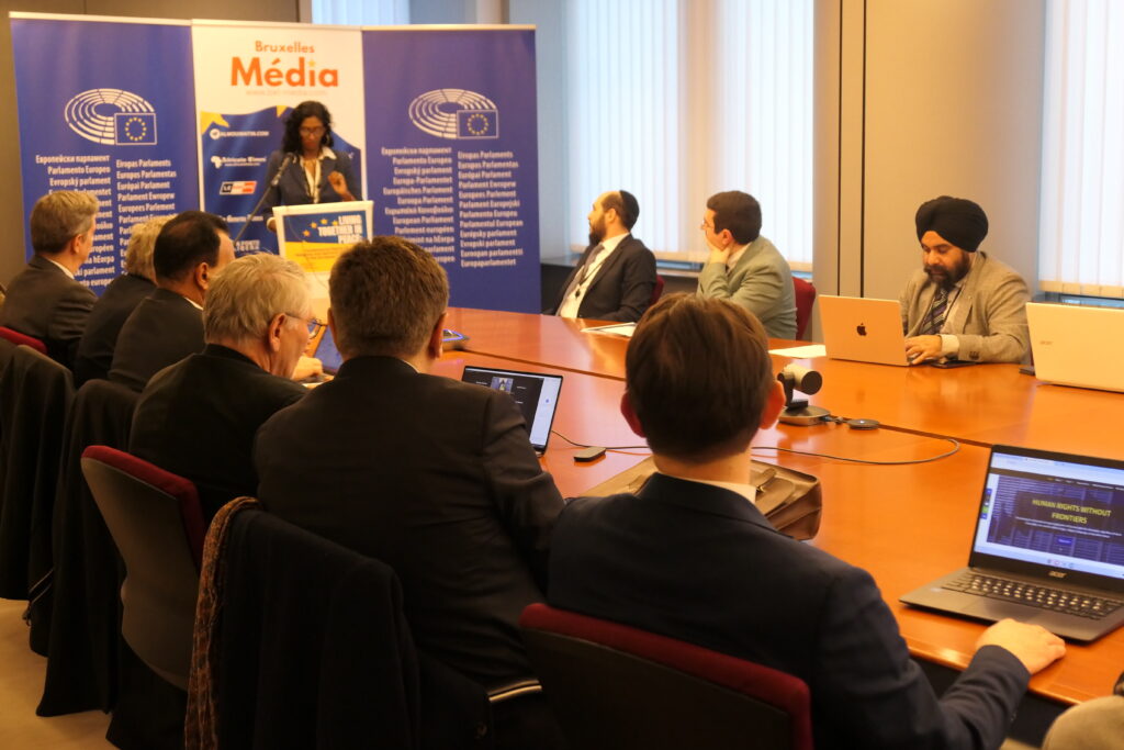 EP-lid Maxette Pirbakas, die de bijeenkomst organiseerde, sprak leiders van religieuze minderheden in Europa toe in het Europees Parlement. 2023