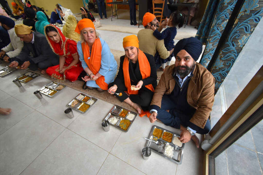 20240114 Sikhs Sint Truiden 14.01 La eurodiputada Hilde Vautmans apoya activamente el reconocimiento de los sikhs en Bélgica