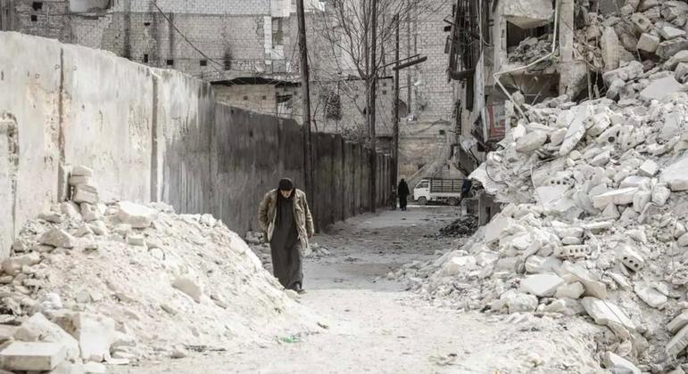 Siria: L'impassu puliticu è a viulenza alimenta a crisa umanitaria