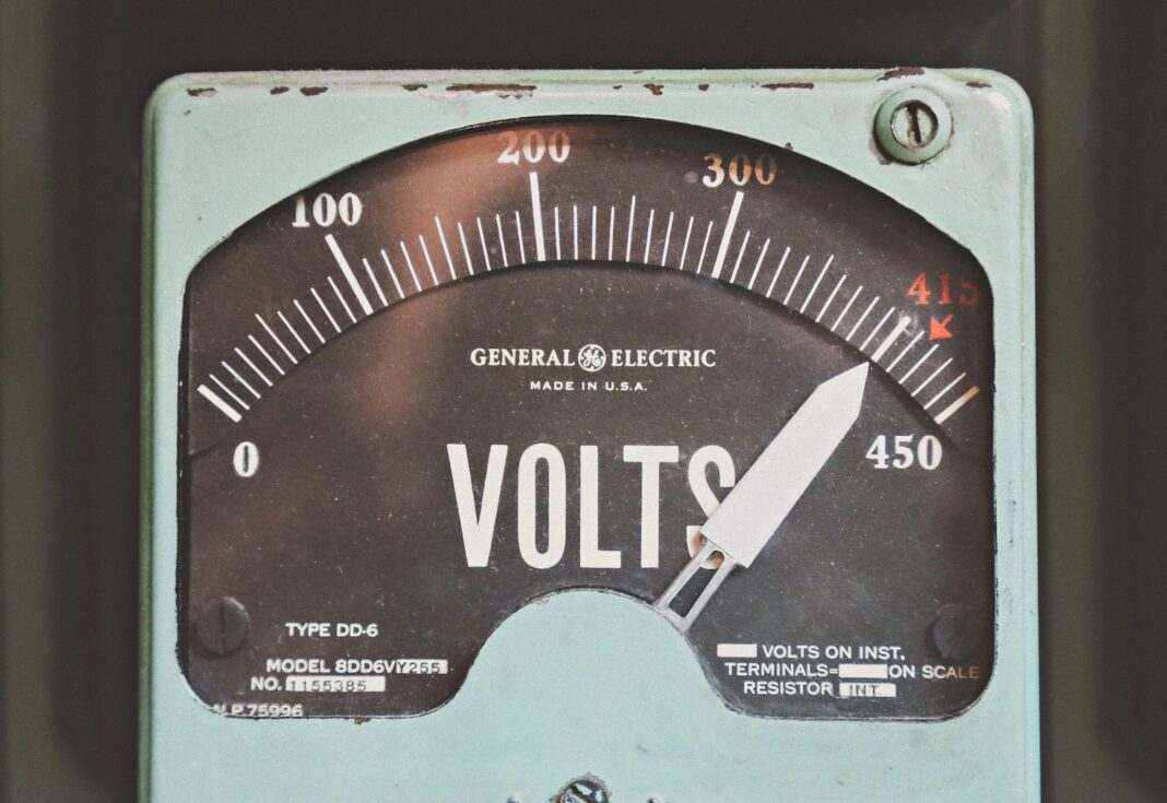 grijze GE voltmeter op 414