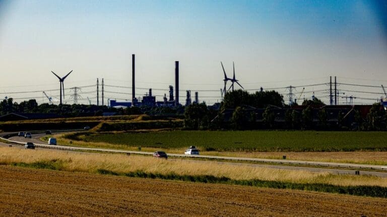 EU’s energy sector leads the way in cuts to greenhouse gas emissions in 2023 | Press releases
