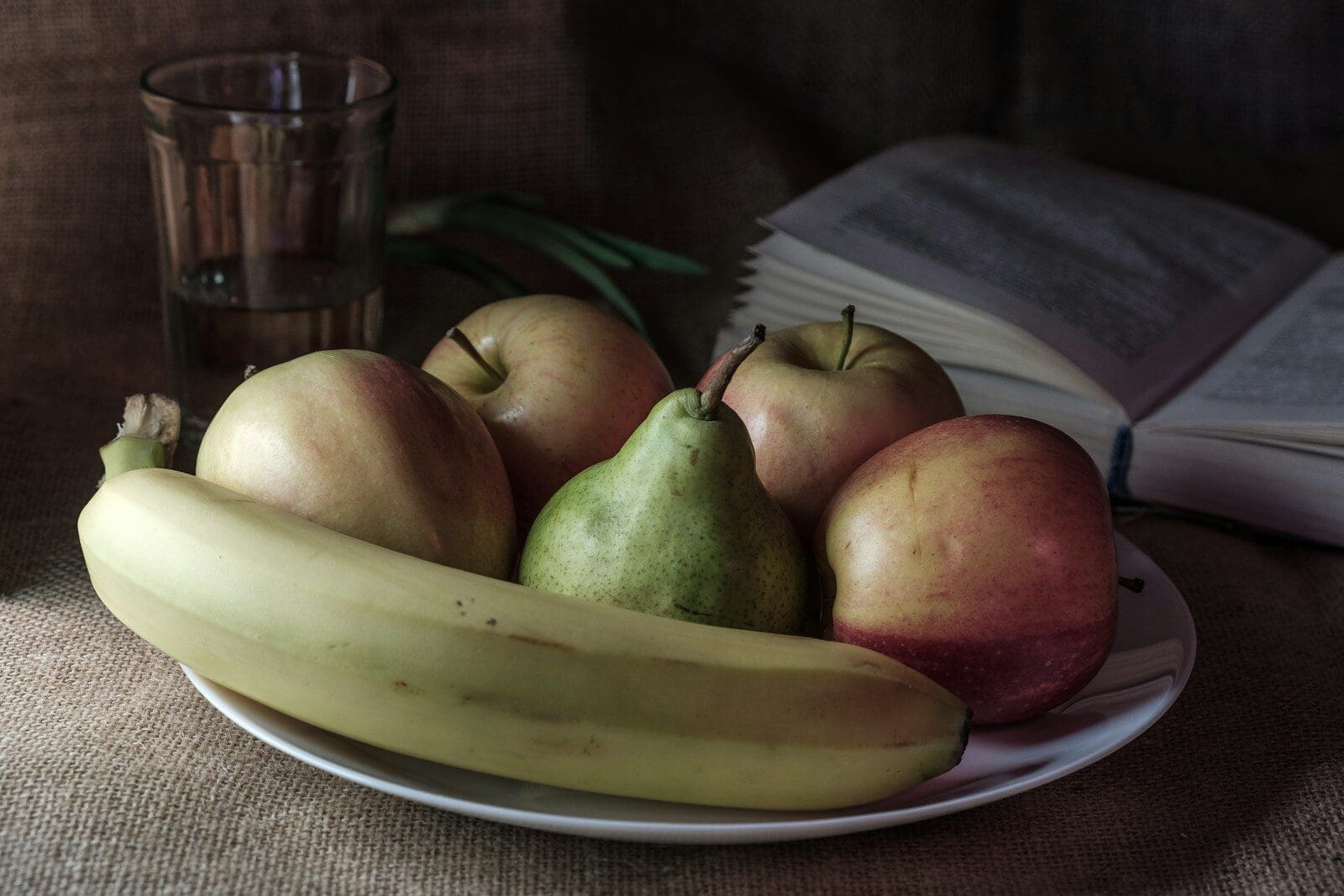 The Price Paradox: Why UK Apples Cost More Than Imported Bananas