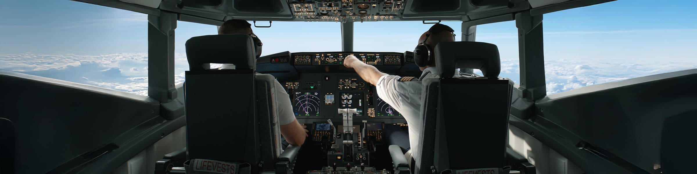 Researchers turn ocean dead zones into talking skies for pilots