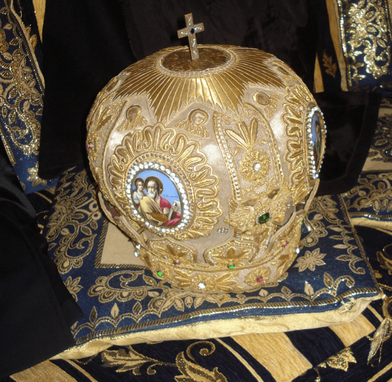 Who are the candidates for the new Georgian Patriarch?