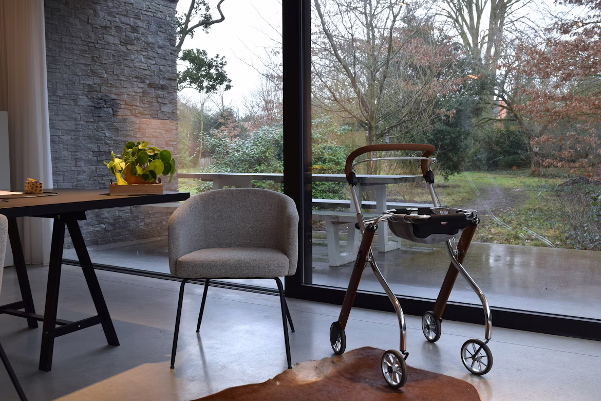 Institutions or Family? – Where Do the Elderly Belong?
